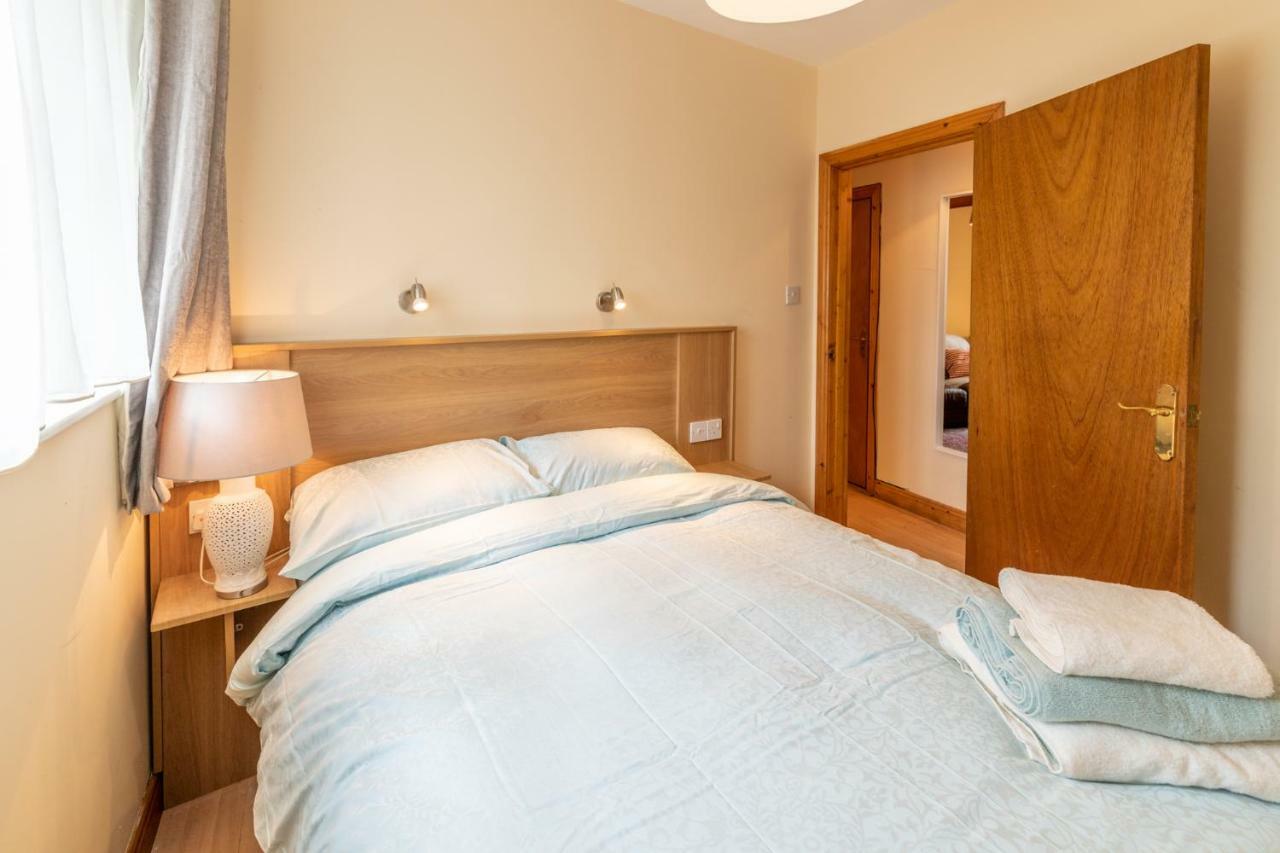 The Red Parrot Townhouse Apartment *