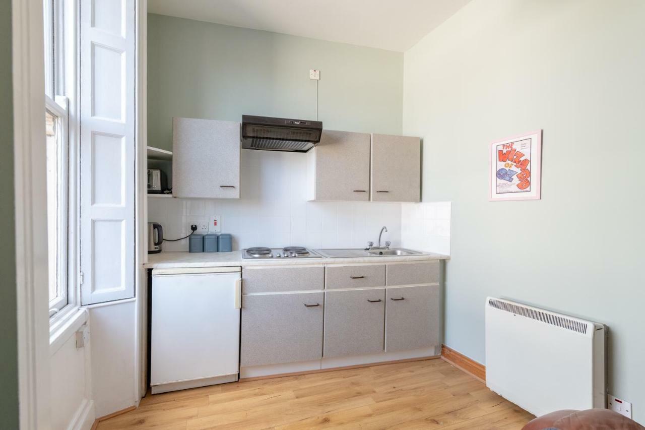 The Red Parrot Townhouse Apartment