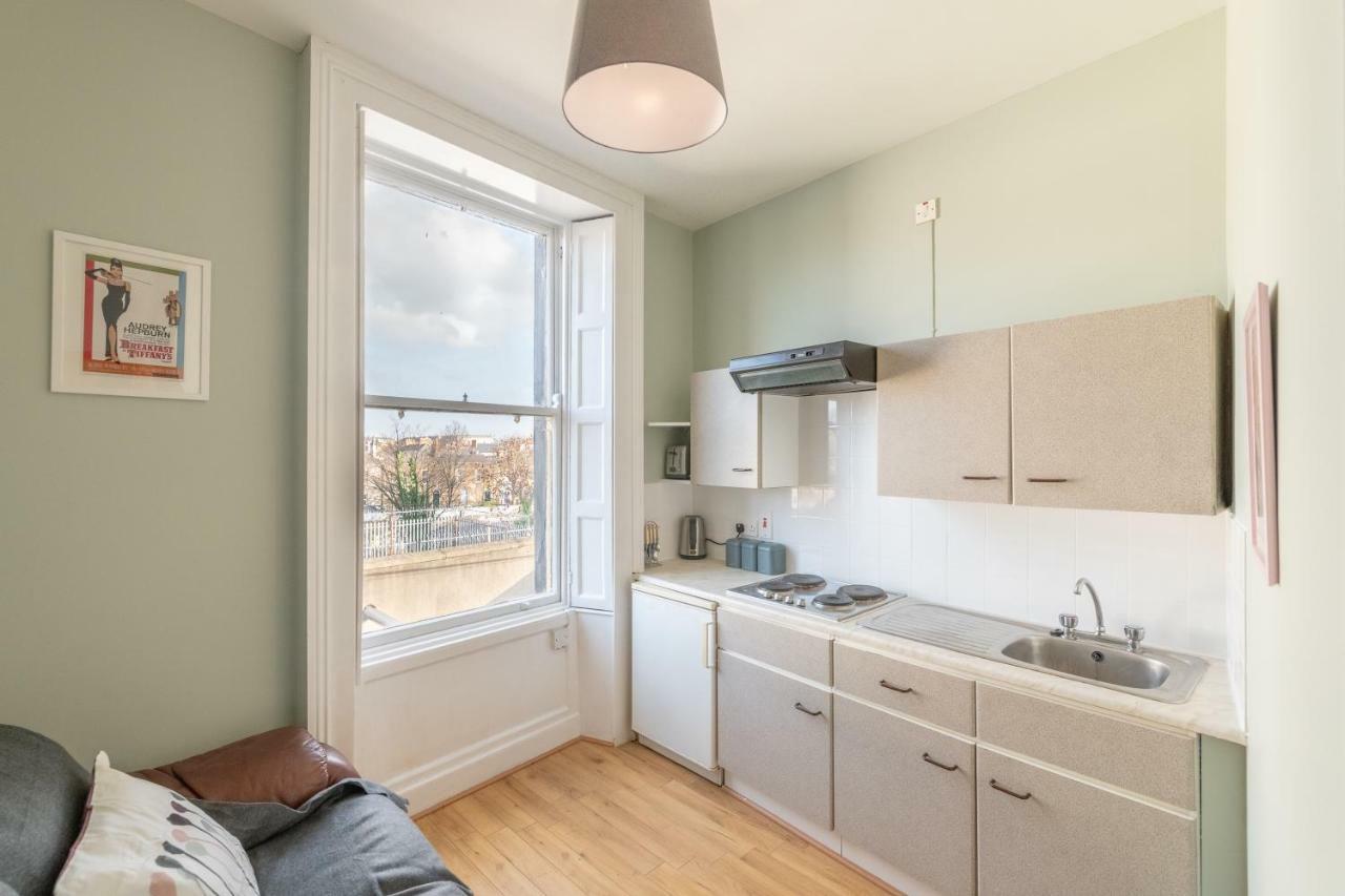 Apartment The Red Parrot Townhouse *